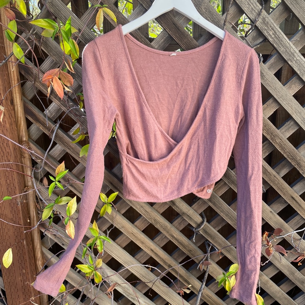 Alo Yoga Amelia Luxe Long Sleeve Crop Top / Size M